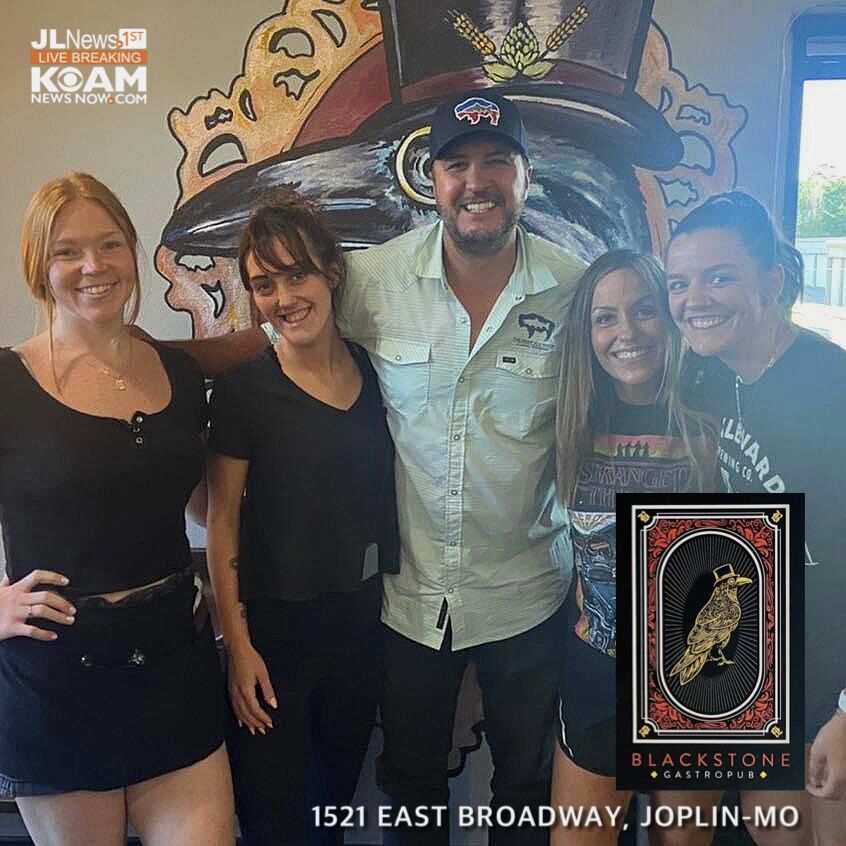 Luke Bryan lands in Joplin for a spell and dines at Blackstone Gastropub